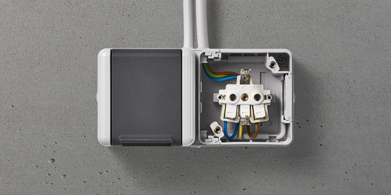 Doppelsteckdose mit Trennsteg bei H+S Gebäudetechnik in Pfedelbach